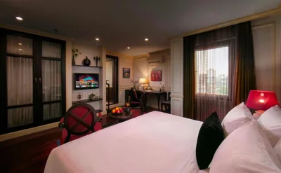 Deluxe tweepersoonskamer met 1 of 2 bedden en uitzicht op de stad — Hanoi Grand Boutique Hotel and Spa